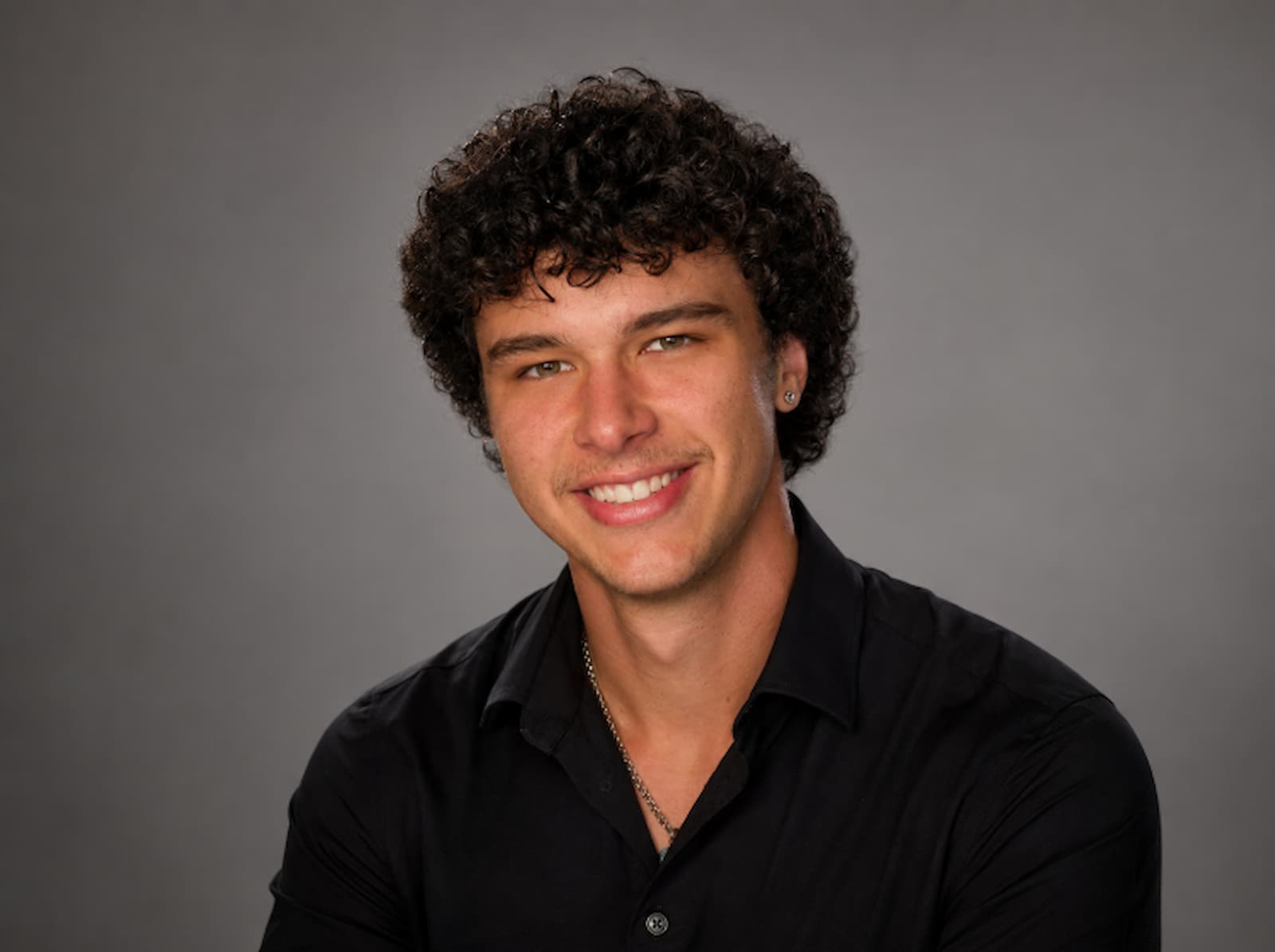 Headshot of Mateo Cordell, owner of SF Move-Out Cleaning Co